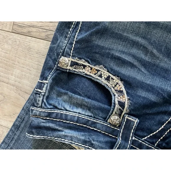 Miss Me Easy Cropped Mid Rise Jeans Dark Wash Embellished Size 27 Y2K Straight - Picture 8 of 13